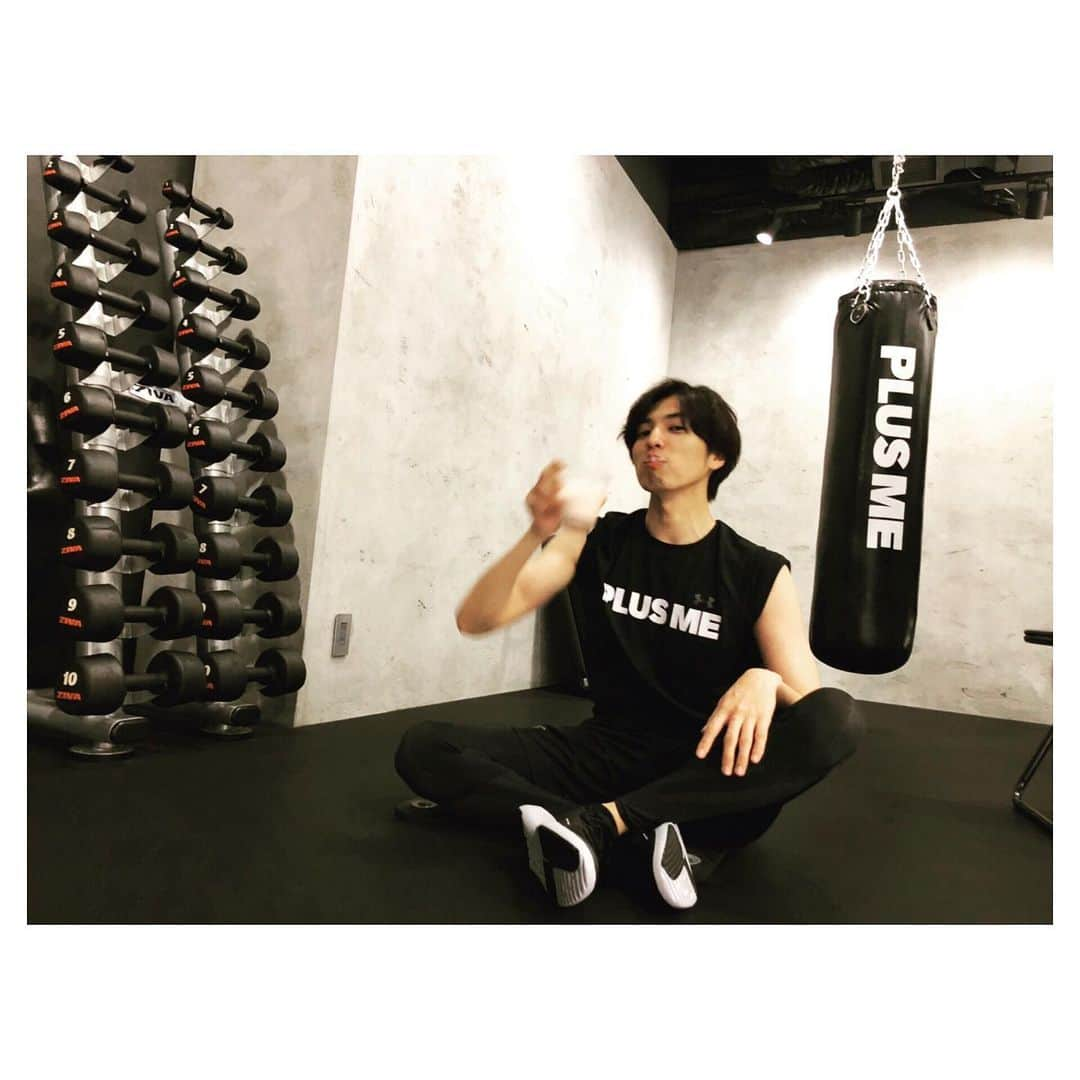 桐山漣さんのインスタグラム写真 - (桐山漣Instagram)「・ プロテインなんですけどね、 ビール泡みたいになったよね。 あービール飲みたい🍻 #workout  #ジム終わりに出してくれます #いつもありがとうございます」6月20日 17時32分 - renn_kiriyama_official