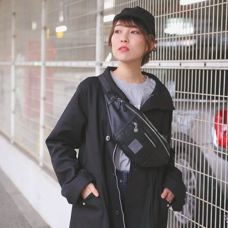 SuperGroupiesさんのインスタグラム写真 - (SuperGroupiesInstagram)「📺Live配信のお知らせ📺 本日6/20（木）22:30〜Live配信します！💚⠀⠀⠀⠀⠀⠀⠀ ⠀⠀⠀⠀⠀ 本日公開された#さらざんまい ×SuperGroupies コラボ商品第2弾の発売を記念した特別なライブ配信🥳✨ ⠀⠀⠀⠀⠀⠀⠀ 今回もスペシャルゲストで 幾原監督( @ikuhara_kunihiko )の出演が決定🤭‼️ ⠀⠀⠀⠀⠀⠀⠀ 当店のスタッフぴかちゃん＆へいりんと共に アニメ『さらざんまい』の魅力や、 新コラボアイテムを紹介予定😍 ⠀⠀⠀⠀⠀⠀⠀ 視聴者限定プレゼント🎁もあります！ ・幾原監督のサイン入り色紙（3名様） 👉🏻視聴者の中から抽選で3名様に監督のサイン入り色紙をプレゼント 👉🏻Live配信直後の投稿に「Live配信の感想」をコメント﻿することで応募できます！ ⠀⠀⠀⠀⠀⠀⠀ ⠀⠀⠀⠀⠀⠀⠀ ⠀⠀⠀⠀⠀⠀⠀ リアタイでは見れないという方でも大丈夫🙆🏻‍♀️ 配信終了後、24時間限定⏰で アーカイブ配信をする予定です！ ⠀⠀⠀⠀⠀⠀⠀ リアタイじゃなくても視聴者プレゼント🎁に応募できますので、後からでもぜひチェックしてみてください💓 ⠀⠀⠀⠀⠀ ⠀⠀⠀⠀⠀⠀⠀ ──────────────────────﻿ ⭕️Today’s Item⭕️ #Sarazanmai Collaboration Series Bags, Outers, Watches and Rings ※掲載商品は受注生産です。 Available only for pre-orders now! ──────────────────────﻿ ⠀⠀ ⠀⠀ ⠀ 画像をタップするとご購入いただけます🛒💨 ⠀⠀⠀⠀⠀⠀⠀ ご予約受付は7/7（日）まで！お見逃しなく⏰ ⠀⠀⠀⠀⠀⠀⠀ ⠀⠀⠀⠀⠀⠀⠀ #supergroupies #anime #japaneseanime #スーパーグルーピーズ #アニメ #アニメコラボ #コラボグッズ #ファッションにアニメを #アニメグッズ #新星玲央 #阿久津真武 #reoniiboshi #mabuakutsu #幾原邦彦 #幾原監督 #ノイタミナ #noitamina #腕時計 #腕時計コーデ #リング #リングコーデ #重ねづけ #live配信 #ライブ配信 #スパグルプレゼント #プレゼントキャンペーン #watch #ring」6月20日 17時37分 - supergroupies