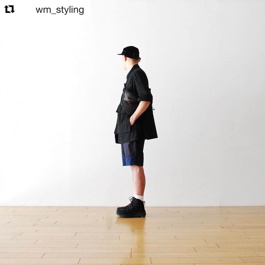 wonder_mountain_irieさんのインスタグラム写真 - (wonder_mountain_irieInstagram)「#Repost @wm_styling with @get_repost ・・・ ［#19SS_WM_styling.］ _ styling.(height 175cm weight 59kg) cap→ #HenderScheme ￥16,200- shirts→ #FreshService ￥23,760- pants→ #EngineeredGarments ￥36,720- shoes→ #HOKAONEONE ￥37,800- bag→ #KLATTERMUSEN ￥18,360- _ 〈online store / @digital_mountain〉 → http://www.digital-mountain.net _ 【オンラインストア#DigitalMountain へのご注文】 *24時間受付 *15時までのご注文で即日発送 *1万円以上ご購入で送料無料 tel：084-973-8204 _ We can send your order overseas. Accepted payment method is by PayPal or credit card only. (AMEX is not accepted)  Ordering procedure details can be found here. >>http://www.digital-mountain.net/html/page56.html _ 本店：@Wonder_Mountain_irie 系列店：@hacbywondermountain (#japan #hiroshima #日本 #広島 #福山) _」6月20日 17時46分 - wonder_mountain_