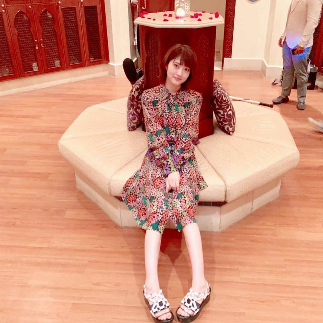 若月佑美さんのインスタグラム写真 - (若月佑美Instagram)「. 花柄ワンピース 花が好き。 . #lovedubai  #dubai  #mydubai  #flowers  #freej」6月20日 17時48分 - yumi_wakatsuki_official