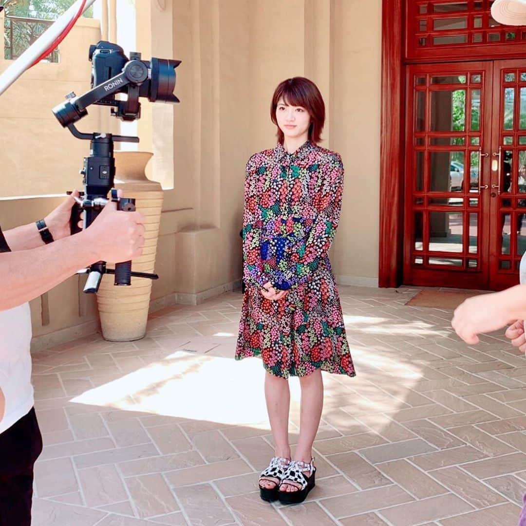 若月佑美さんのインスタグラム写真 - (若月佑美Instagram)「. 花柄ワンピース 花が好き。 . #lovedubai  #dubai  #mydubai  #flowers  #freej」6月20日 17時48分 - yumi_wakatsuki_official