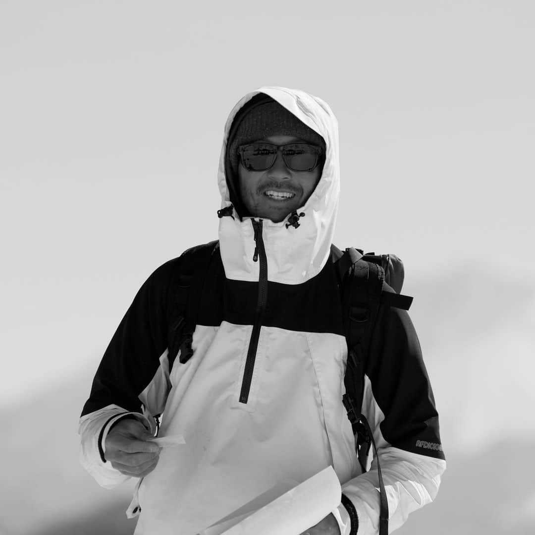 dragonalliancejapan （公式）さんのインスタグラム写真 - (dragonalliancejapan （公式）Instagram)「谷川岳のファーストディセント(初滑降)を最も多く刻んだ男・勝山尚徳🏔🇯🇵 スキー場・バックカントリーハイクアップ時問わず、愛用するサングラスモデルは、山仕様のMOUNTAINEER X (マウンテニア エックス)シリーズ🕶🌞 . 📸: @toomuchworld🙏 . サングラス全モデルは、プロフィール内URLリンクよりご覧ください🤳 . #ドラゴンサングラス #theyfloat #dragonsunglasses #sunglasses #サングラス #谷川岳 #谷川岳登山 #天神平 #天神平スキー場 #minakamivibes #hisanorikatsuyama #水上谷川スキーと登山  @minakamivibes  @minakamibankedclassic」6月20日 18時00分 - dragon_japan
