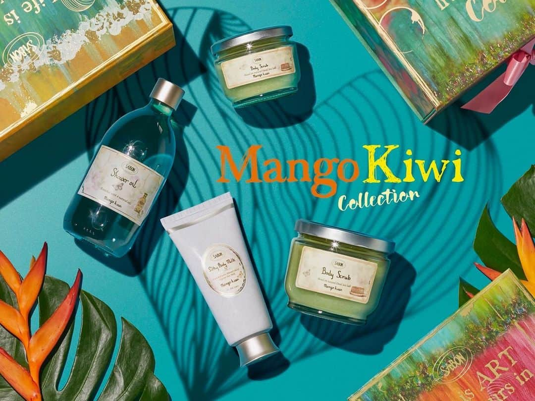 SABON Japanさんのインスタグラム写真 - (SABON JapanInstagram)「この夏を鮮かに彩る限定フレグランス、Mango Kiwi Collection。﻿ ﻿ トロピカルフルーツ、マンゴーとキウイのコンビネーションから成る甘く爽やかな香りは、澄みきった青空の下、夏を目いっぱい楽しむシーンをカラフルに盛り上げてくれます。﻿ ﻿ いよいよ今年も、﻿ 7月4日(木)よりSABON全店・公式オンラインストアで登場。﻿ ﻿ サマーバカンスに、ときめく甘い香りを。﻿ ﻿ ﻿ #sabon#数量限定#7月4日発売#mangokiwicollection#limited#mangokiwi#mango#kiwi#bathtime#beauty#cosme#bodycare#サボン#マンゴーキウイコレクション#マンゴーキウイ#マンゴー#キウイ#香り#美容#シャワーオイル#ボディスクラブ#ボディローション#夏コスメ#保湿#ダメージケア#コスメ#ボディケア#バスタイム」6月20日 18時12分 - sabon_japan