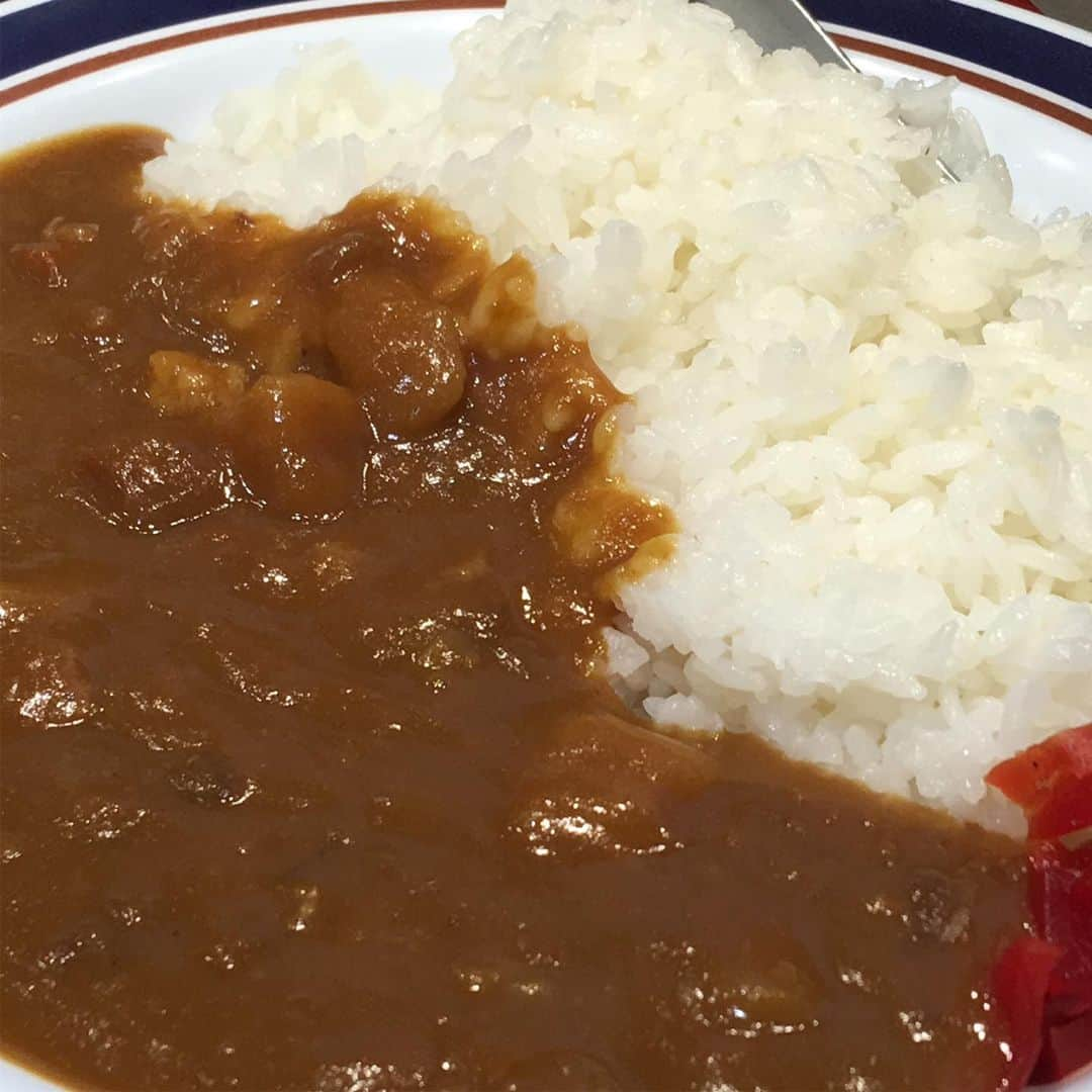 柳家さん生さんのインスタグラム写真 - (柳家さん生Instagram)「6/20晩ご飯だぁ〜 福しんのカレーライス🍛とにかくばたばた💦今日は時間がなくて… #さん生 #福しん #カレーライス」6月20日 18時35分 - waraiguma1957