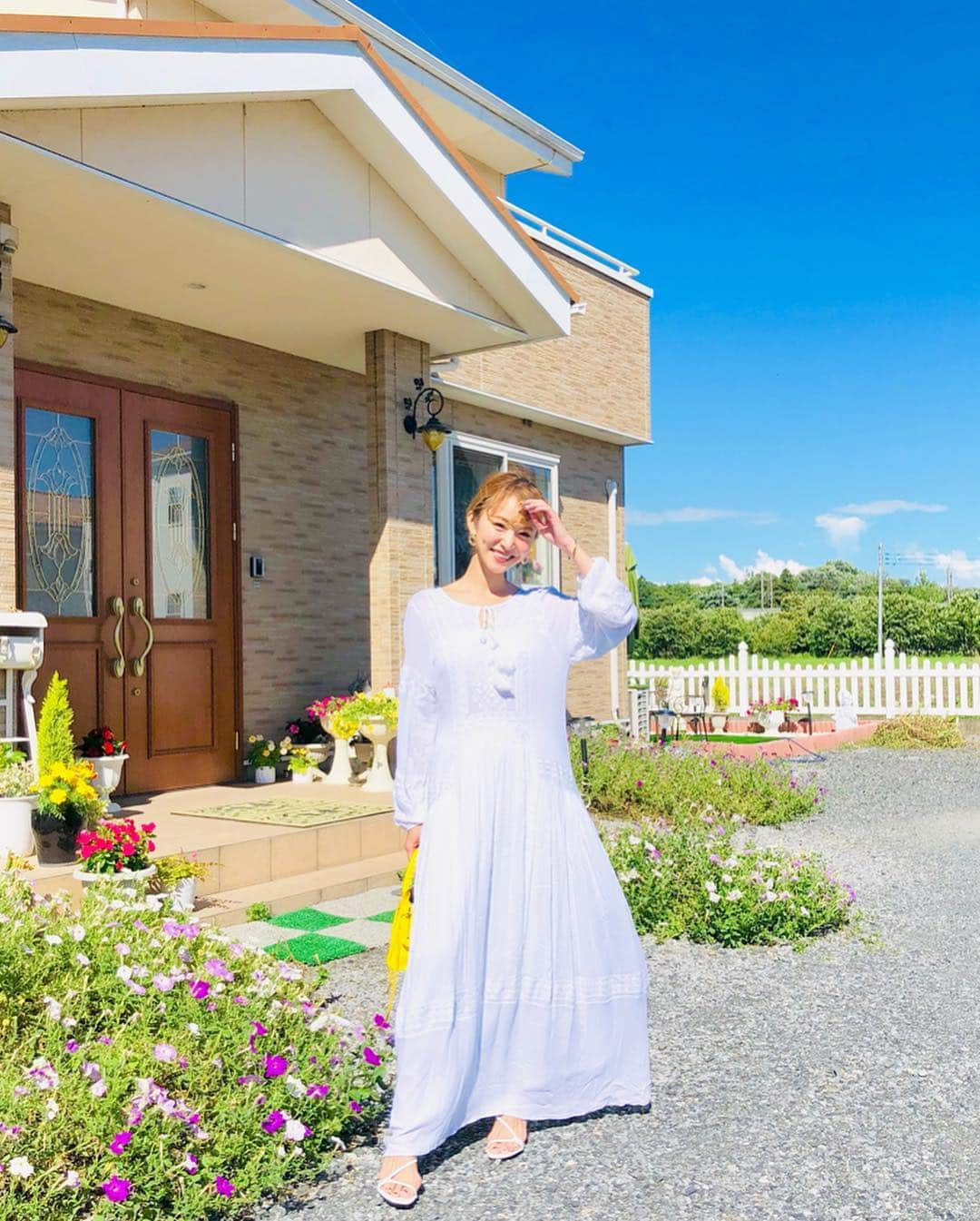 武田静加さんのインスタグラム写真 - (武田静加Instagram)「﻿ ﻿ 栃木県小山市間々田にて﻿ 静加YOGAありがとうございました❤︎﻿ ﻿ ﻿ 和やかにやらせて頂きました(^^)﻿ ハイライトのYOGAにもアップしてますので﻿ 是非覗いてみてください❤︎﻿ フリーの時間も楽しかったデス❤︎﻿ ﻿ ーーーーーーーーーーーーーーーーーー﻿ LINEBLOG▷6月18日﻿ 栃木県の静加YOGA﻿ アップしてますので﻿ 雰囲気みてみたい方是非﻿ 見てみてください(^^)﻿ ーーーーーーーーーーーーーーーーーー﻿ ﻿ ﻿ ﻿ 今年は栃木県ラストの予定ですが﻿ まだまだいろんなところでやる予定ですので﻿ お時間ある方、ヨガに興味がある方は﻿ 是非参加していただけましたら﻿ 嬉しいです(*´ ｀*)♡﻿ ﻿ ﻿ ﻿ 7月1日大阪満員様(ありがとうございます)﻿ 7月14日(日)20:30-(東京受付開始)﻿ ストーリーズやハイライトEVENTより﻿ ご予約お待ちしております！﻿ ﻿ ﻿ ﻿ ﻿ #武田静加#モデル#ヨガインストラクター﻿﻿﻿﻿﻿﻿ #hairmake#make#makeup#カラコン#ヘアメイク#メイクアップ#style#japan#日本#model#モデル#yogawear#yoga#ヨガ#ヨガウェア#sports#静加YOGA﻿﻿﻿﻿﻿﻿ ﻿﻿﻿」6月20日 18時44分 - takedashizuka0517