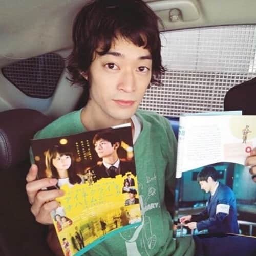 兒玉太智さんのインスタグラム写真 - (兒玉太智Instagram)「昨夜は下北沢にて、『THE TOKYOのDAI-TO-KAI』でした🎸 THE TOMBOYS、THE FOREVERS、大好きです。 足を運んでくださったみなさま、本当にありがとうございました！ . . 次回は、 8/12(月祝)下北沢SHELTER「THE TOKYOのDAI-TO-KAI 2」 共演 / KiNGONS , myeahns , Dudes . . です。お待ちしております也。 . . 物販に置いた『アイネクライネナハトムジーク』のチラシをもらってくださった方も、ありがとうございます！ 映画は9月20日全国公開です。 よろしくお願いします🎬 . . 撮影(1枚目)📸 @dynamic8969eizo」6月20日 18時48分 - taichi_kodama
