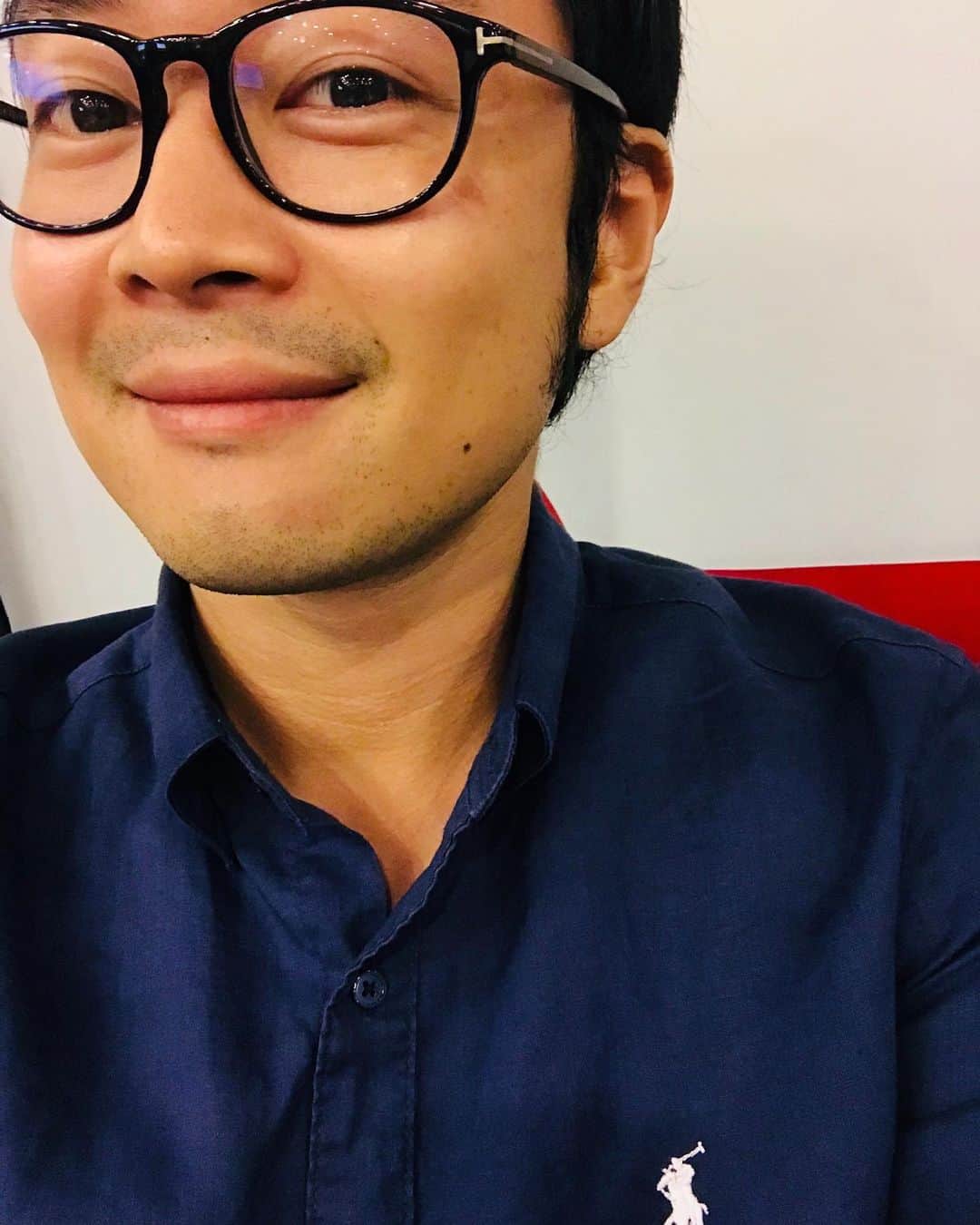 イ・キョンのインスタグラム：「life.... 🇻🇳 #이켠 #다낭」