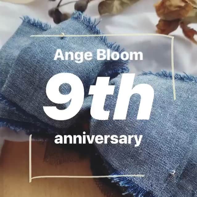 のインスタグラム：「好評につき、追加が決定したこちらのアイテムが入荷しました😍💓 ・ インディゴフリンジバナナクリップ ・ すぐのお届けが可能にー💓💓💓 ・ @angebloom_official  #angebloom #アンジェブルーム #ヘアアレンジ#簡単ヘアアレンジ #バナナクリップ#プレゼント#誕生日#誕生日プレゼント#オフィススタイル#ママカジュアル#大人可愛い#パーティースタイル#結婚式コーデ#結婚式#女子会#プチプラ#hairarrange #hairaccessories #hairstyle #hairstyles #giftideas #madeinjapan」