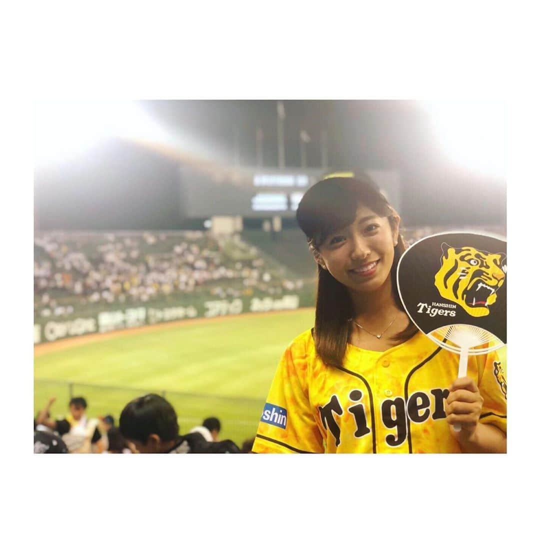 白戸ゆめのさんのインスタグラム写真 - (白戸ゆめのInstagram)「⚾️ . 🐯vs🦅が マスカット開催だったので お仕事終わりに参戦！ . #わたしは巨人ファン なのですが。。。 広いくくりで#セリーグ ということで #阪神タイガース を応援してきました😂 でも、あくまでも#巨人ファン 🧡 . 岡山仕様のグッズが可愛すぎた😻🍑 球場への到着が遅くて グッズ付きの席にしたのに貰えず🤦‍♀️ . セ・パ交流戦もあとちょっとや〜 いろんな球団の応援も楽しいなあ📣 . #岡山 #倉敷 #マスカットスタジアム  #阪神 #楽天 #野球観戦 #プロ野球」6月20日 19時13分 - yumeno.s_