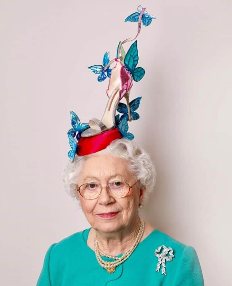 ピアーズアトキンソンさんのインスタグラム写真 - (ピアーズアトキンソンInstagram)「#🦋 #LadiesDay at @ascotracecourse - #fashiontipsforladies: create a regal air by matching your hat with your shoe.  #Repost @sophiawebster 🦋 Head over to IGTV to see more... #SophiaWebsterxPiersAtkinson #SophiaWebsterAscot #SophiaWebster #RoyalAscot2019 #Ascot @piersatkinson」6月20日 19時17分 - piersatkinson