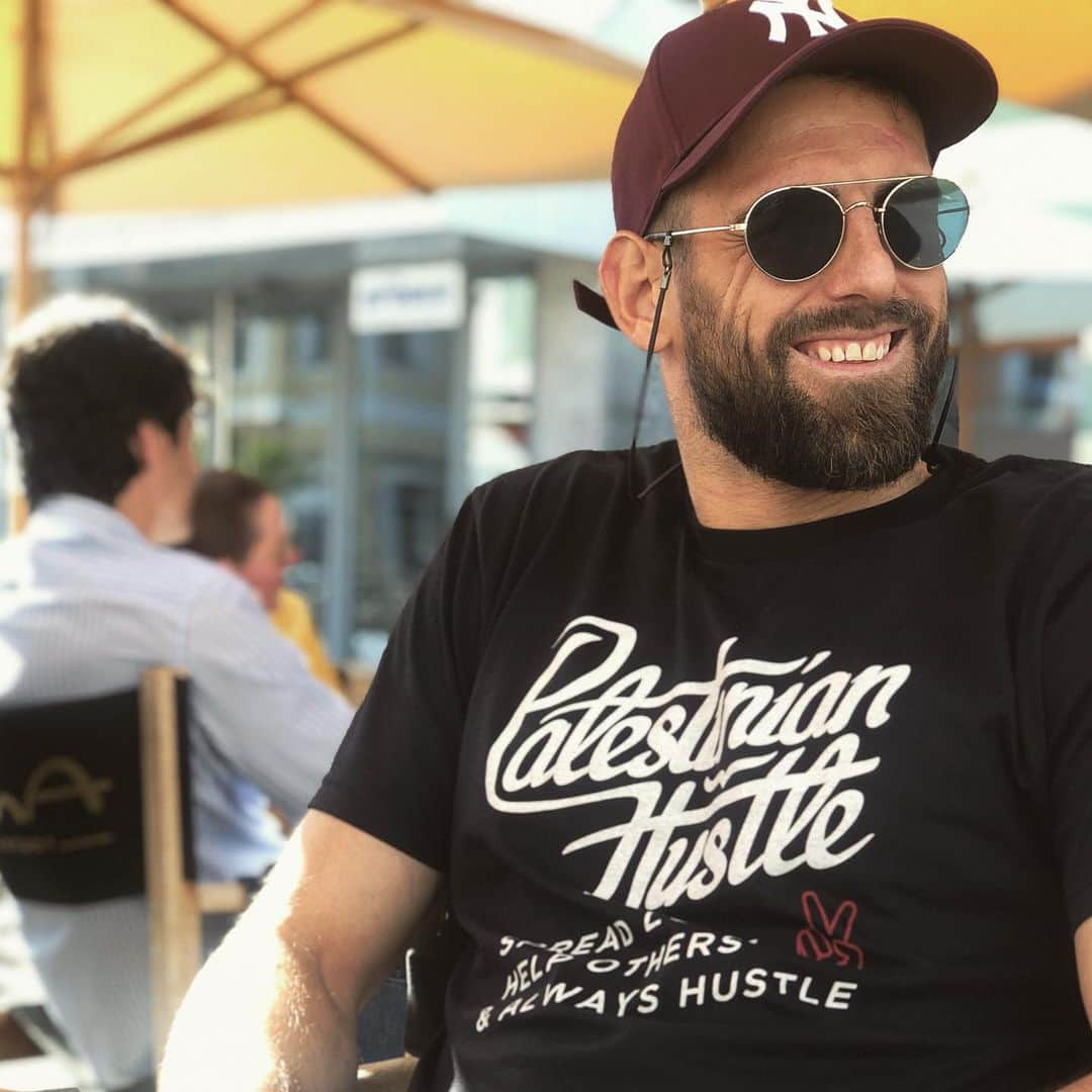 メルギム・マフライのインスタグラム：「PALESTINIAN HUSTLE 🧐 #palestine ♥️ Niveli më i lartë i lirisë atëherë kur nuk të intereson se çfarë mendojnë të tjerët për ty ✌️😎 #peace #nohate #smile #makelovenotwar #picoftheday #newyork #frankfurt #istanbul  #jerusalem @palestinianhustle」