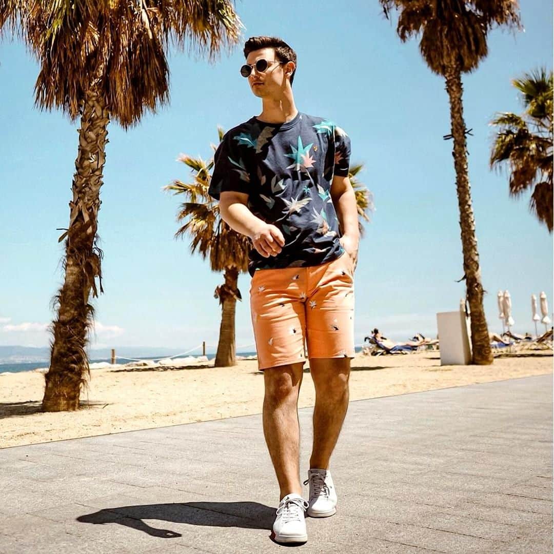 スイムズのインスタグラム：「@jcpeters_ spotted in Barcelona wearing our Breeze Tennis Knit Sneakers. ⠀ Where have you worn yours?⠀ #SS19 #menswear #summerstyle #sneakers」