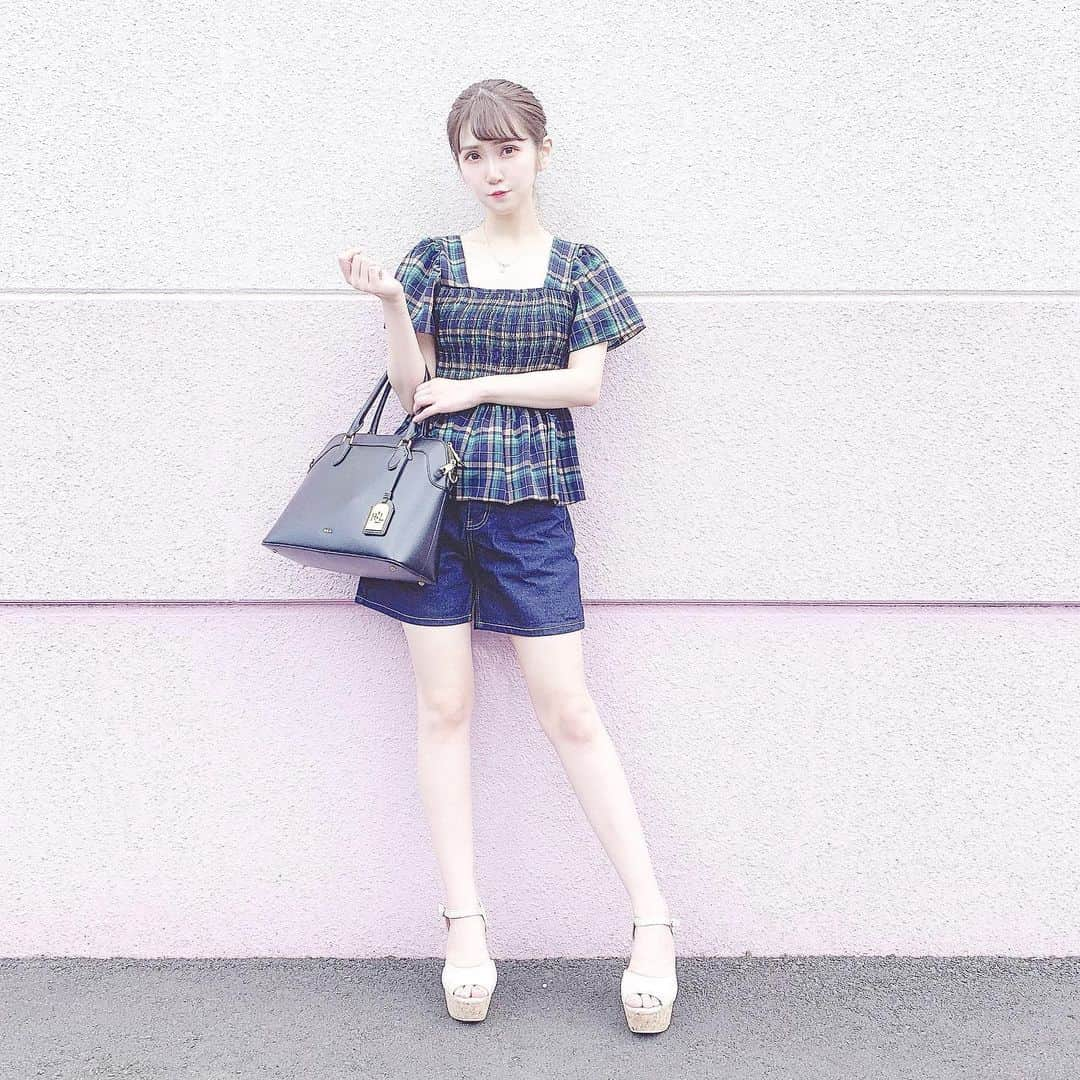 五十嵐茉優さんのインスタグラム写真 - (五十嵐茉優Instagram)「ㅤ ㅤ 2つ前の投稿のお洋服💭 ㅤ tops & pants #sonyonara  bag  #ralphlauren  sandal  #grl  ㅤ 上下#ソニョナラ の日だった🙆🏻‍♀️💓 髪はポニーテールにして巻いてたんだけど 肝心なテールが見えてない(´-ω-｀) ㅤ よく聞かれていた通学バッグは ラルフローレンのバッグを使ってます🐎 地味〜にA4入らないんだけど 頑張ったら入る👌🏻笑 ㅤ #ソニョナラ #ラルフローレン #通学バッグ #グレイル #グレイル購入品 #韓国ファッション #プチプラ #プチプラコーデ #きょコ #いつコ #ootd #outfit #cordinate #コーディネート #お洒落さんと繋がりたい #いいね #instalove #instalike #instagood #まうしふく」6月20日 19時28分 - mau08us