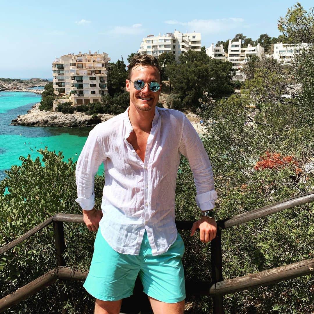のインスタグラム：「#holiday #mallorca #thankful  #nurderhsv 💙 #hamburg」