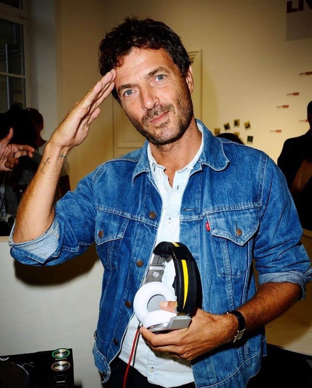 デヴィッド・ゲッタさんのインスタグラム写真 - (デヴィッド・ゲッタInstagram)「Sad awakening here :( I just heard Philippe Zdar from @cassius passed away. I can’t stop remembering amazing parties we had all together. All my loving to your family, BoomBass and Pedro. RIP dg」6月20日 19時40分 - davidguetta