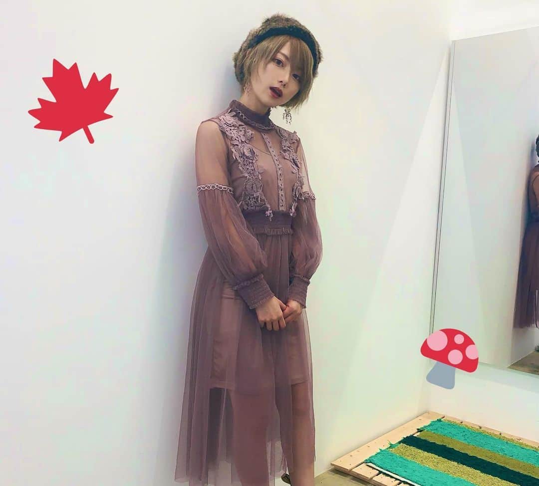 篠崎こころのインスタグラム：「もう秋の撮影〜📸🍁」