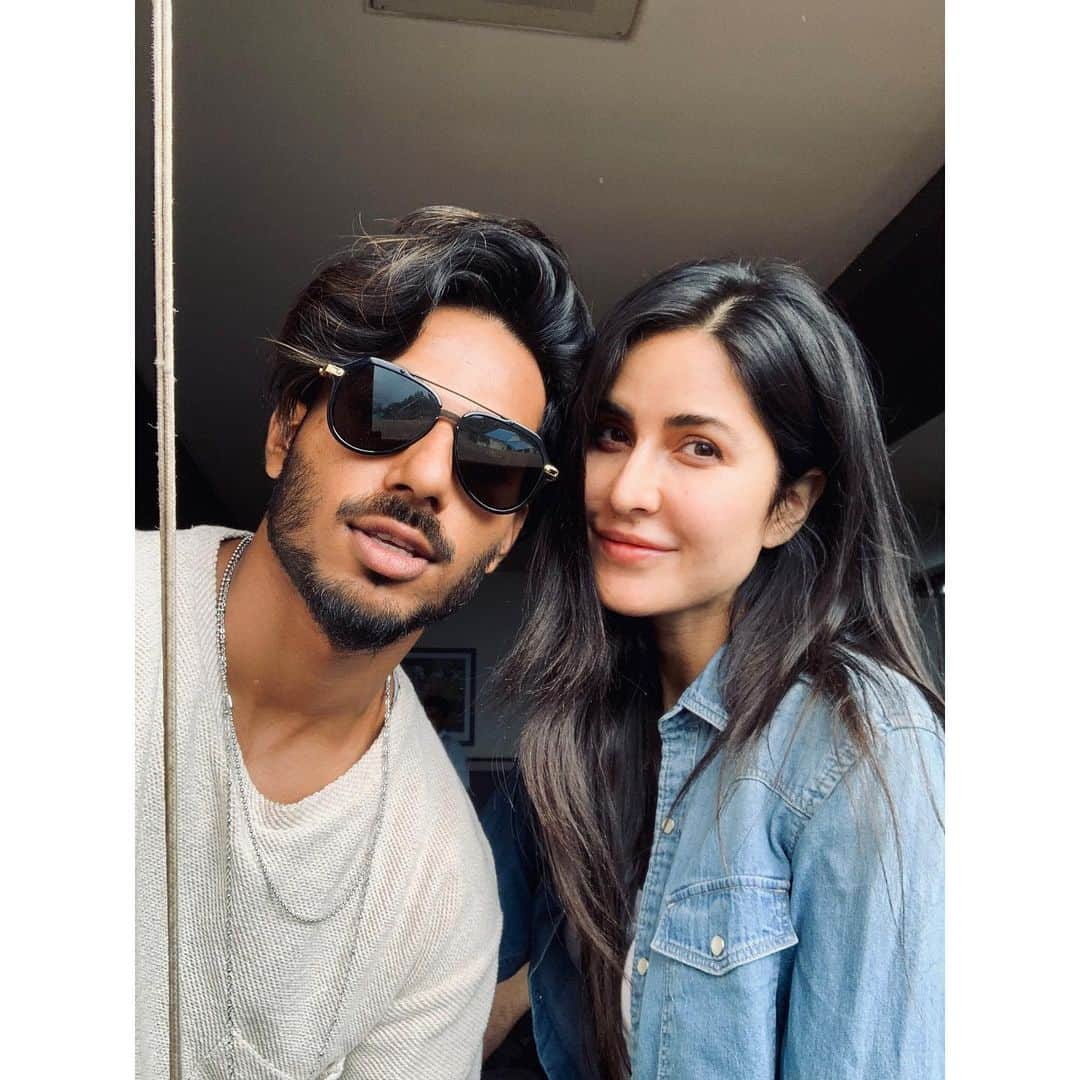 カトリーナ・カイフさんのインスタグラム写真 - (カトリーナ・カイフInstagram)「भैया and me 🌺」6月20日 19時52分 - katrinakaif