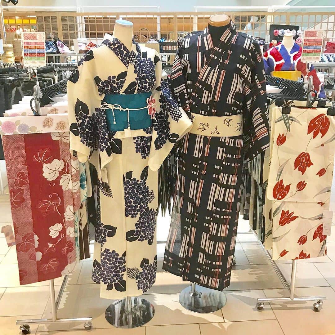 天王寺ミオさんのインスタグラム写真 - (天王寺ミオInstagram)「本日(6/20)より、天王寺ミオ本館4Fで人気の｢KIMONO by NADESHIKO｣と｢Tokyo135°｣による”ゆかた広場2019”を開催中！ . リーズナブルな浴衣に加えて、下駄やバッグ、帯飾りなどの小物も幅広くご用意しておりますので、是非、”ゆかた広場”で夏のイベントを彩るお気に入りの浴衣を見つけて下さい！ 皆様のお越しをお待ちしております！ . ーーーーーーーーーーーーーーーーー 【期間】 6月20日(木)～8月14日(水)  11:00～21:00 - 【場所】 本館11F ライトガーデン - 【主催】 ・KIMONO by NADESHIKO(本館4F) ・Tokyo135°(本館4F) ーーーーーーーーーーーーーーーーー #天王寺ミオ #tennojimio #天王寺mio #텐노지미오 #関西 #간사이 #osaka #오사카 #大阪 #tennoji #텐노지 #天王寺 #あべの #abeno #关西 #商场 #イベント #event #キモノバイナデシコ #kimonobynadeshiko #tokyo135天王寺 #tokyo135 #浴衣 #ゆかた #祭り #夏 #夏着物 #期間限定 #期間限定ショップ #japanesefashion」6月20日 19時54分 - tennojimio_official