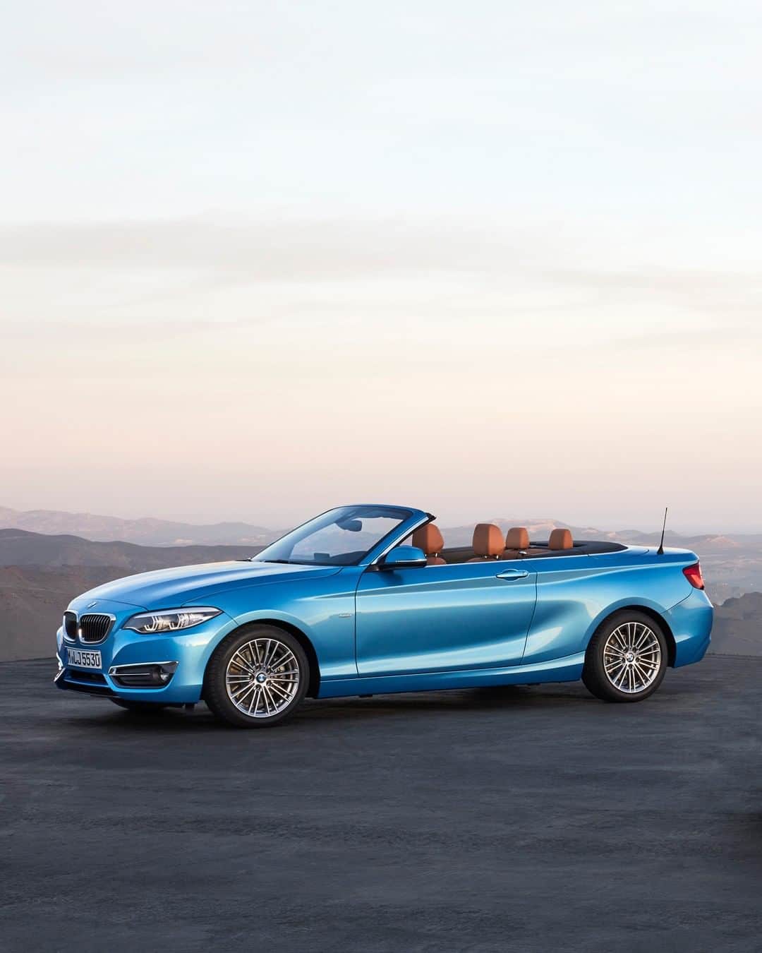 BMWのインスタグラム：「Open to whatever comes next. The BMW 2 Series Convertible. #BMW #2Series」