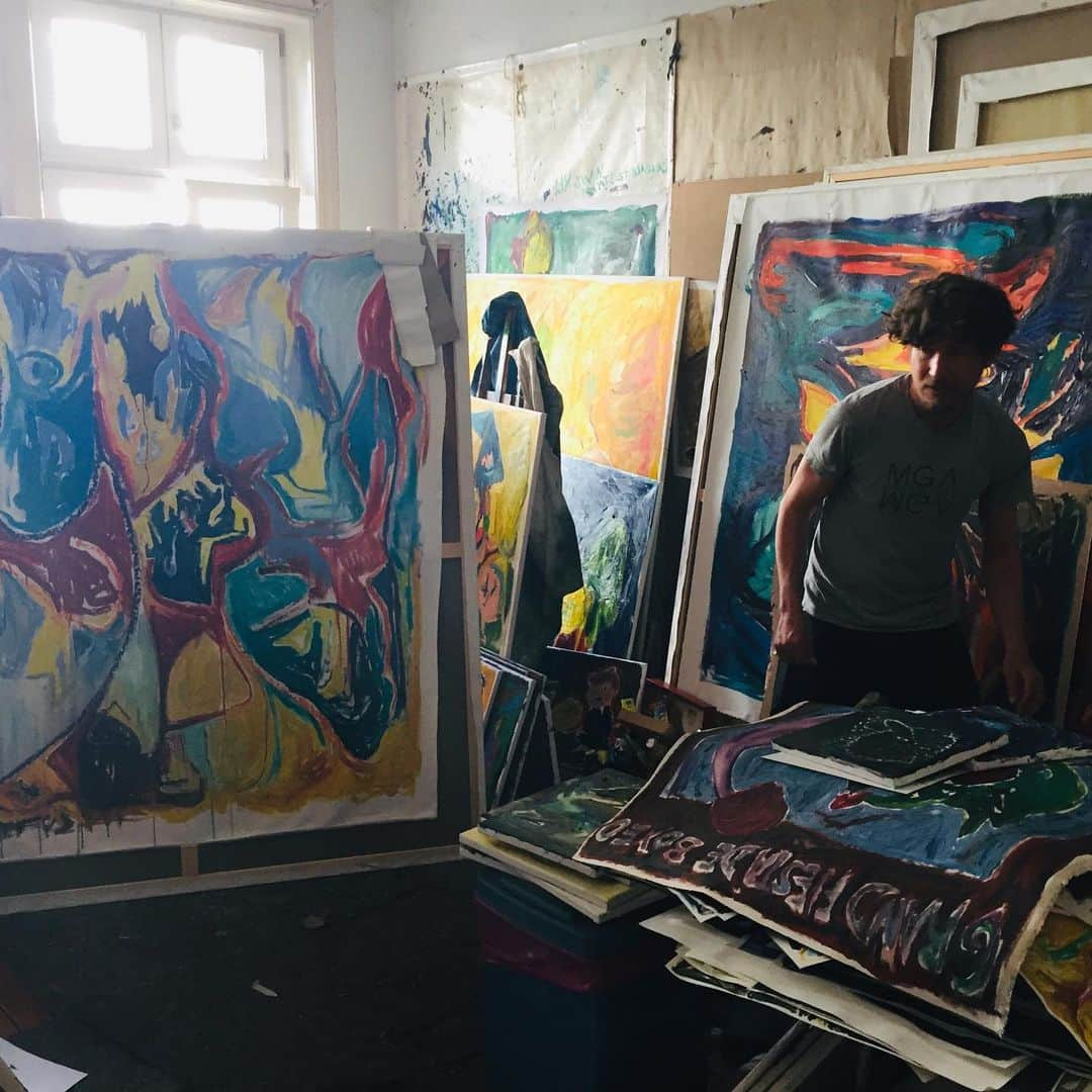 マット・ディロンさんのインスタグラム写真 - (マット・ディロンInstagram)「Studio visit in Hamburg with Marcel- painter’s painter. Great body of work! #marcelhueppauff @c.k.dexter.haven #stpauli #hamburg #germany #thinkinpictures」6月20日 20時07分 - mattdillon