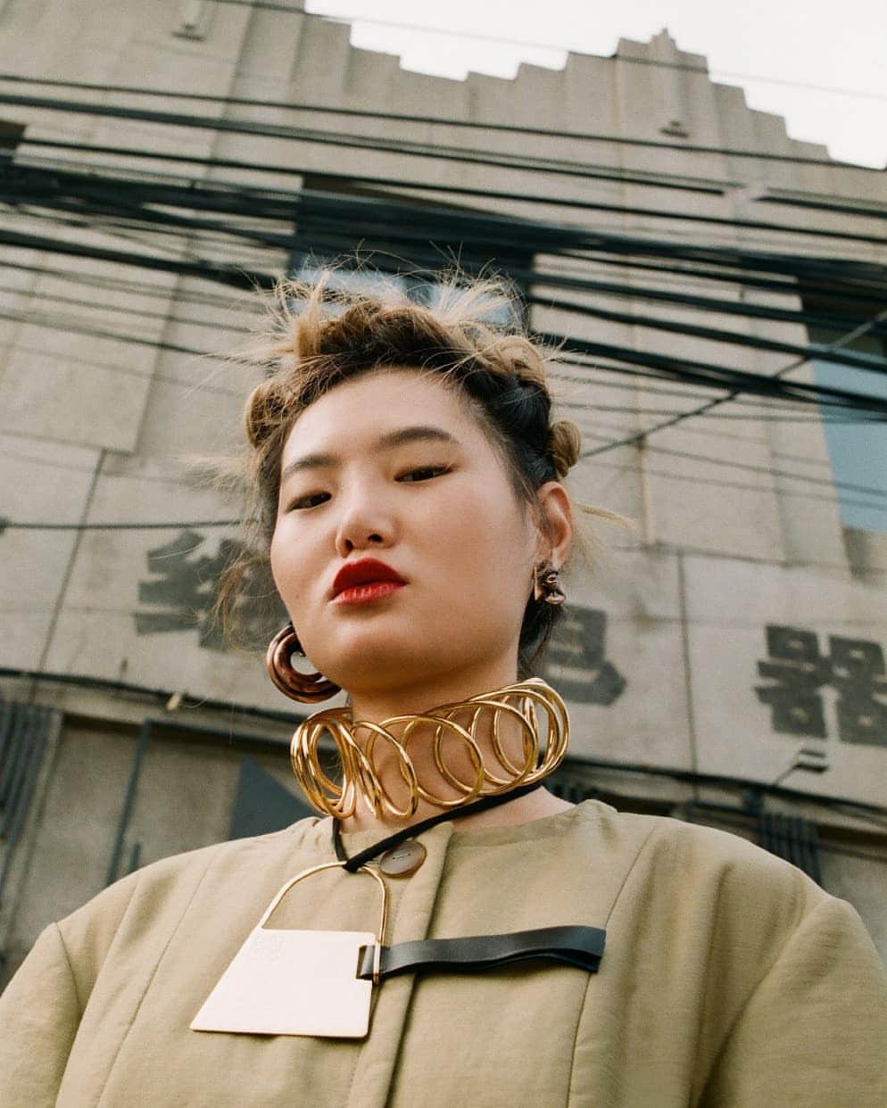 HereNowさんのインスタグラム写真 - (HereNowInstagram)「Hong Kong - where the culture and history is constantly evolving. This city’s chaotic nature is a source of influence for the young photographers who call it home.  Read our special article "5 Hong Kong Photographers Making Waves in Art and Fashion" only at www.herenow.city! Featuring @kenngan, @leungmo, @rambler15, @saladd, and @studiotm.hk. . . . #herenowcity #wonderfulplaces #beautifuldestinations #travelholic #travelawesome #traveladdict #igtravel #livefolk #instapassport #optoutside  #discoverhongkong #igershk #unlimitedhongkong #insidehongkong #discoverhk #香港」6月20日 20時19分 - herenowcity