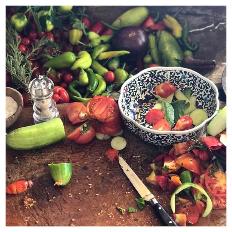 カロリナ・クルコヴァさんのインスタグラム写真 - (カロリナ・クルコヴァInstagram)「#GoodMorning! Turkish breakfast table 💚  #morning #KKstyle #turkish what is your favourite breakfast? 😍」6月20日 20時17分 - karolinakurkova