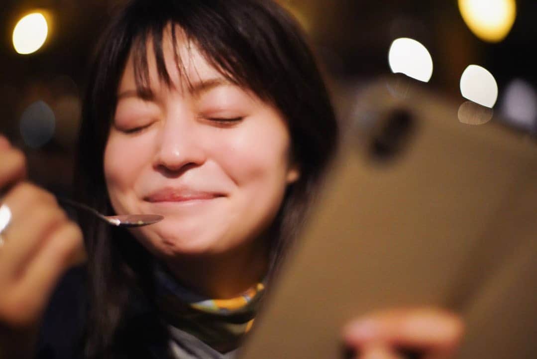 小林涼子さんのインスタグラム写真 - (小林涼子Instagram)「. 歯がキーンとするアイス もぐもぐしながら 他愛もない話をしよう 予測不能の毎日だからこそ 今日を慈しみたい 🍨 #クリームブリュレ #アイス #スイーツ好き #人生色々 #workhard #jobtrip #teatime #차한잔 #감사」6月20日 20時29分 - ryoko_kobayashi_ryoko