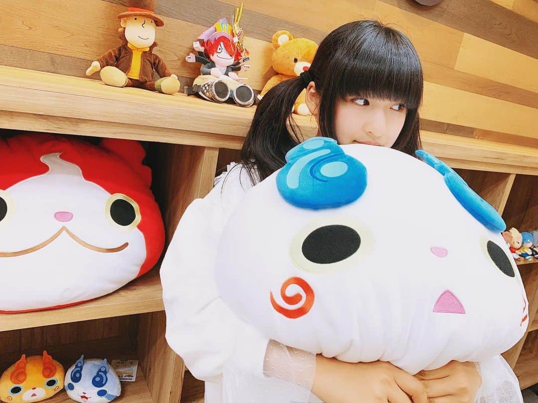 りりりのインスタグラム：「推しメンと(∩˃o˂∩)♡ 2枚目の顔が好きすぎる(∩˃o˂∩)♡ ・ ・ #りりり #コマさん #推しメン #ジバニャン も好き #妖怪ウォッチ」