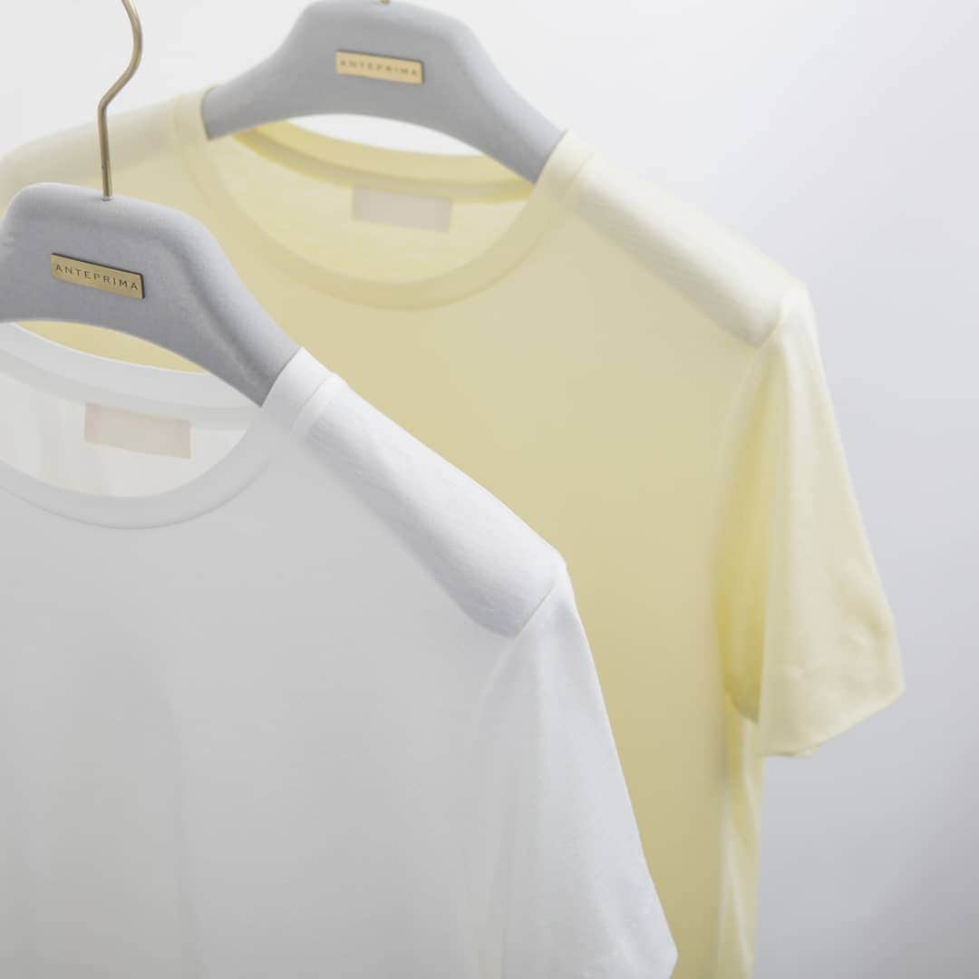 ANTEPRIMAさんのインスタグラム写真 - (ANTEPRIMAInstagram)「The breezy and delectable staple to add in summer wardrobe. Don our PIMA cotton tees made with luxurious yet durable Pima cotton fabric as your everyday luxe basics.  #anteprima #SS19 #Pima #cotton #pimacotton #tee #tshirt #springsummer2019 #2019 #summer #summerlook #look #lookoftheday #fashion #style #trend #elegance #minimalist #photo #ootd #luxury #italian #instafashion #fashiondesign #readytowear #womenswear #アンテプリマ #ピマコットン #Ｔシャツ」6月20日 20時51分 - anteprimaofficial