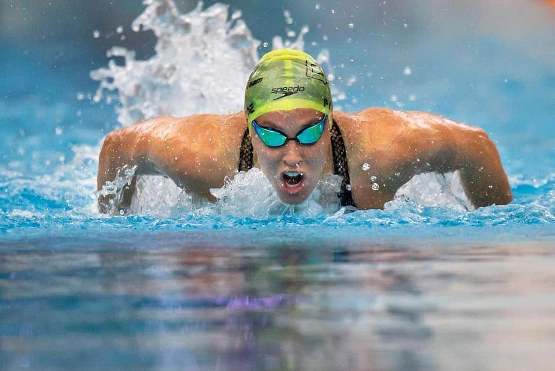 Sophie Pascoeさんのインスタグラム写真 - (Sophie PascoeInstagram)「3 years later in the same pool, same competition, same event, taking up the whole pool to myself... I finally raced a new PB time breaking my WR in the 100m Butterfly, my fav event! 🦋 #aonnzopenchamps2019 #swimming #gold #worldrecord #roadtotokyo」6月20日 20時52分 - sophpascoe1