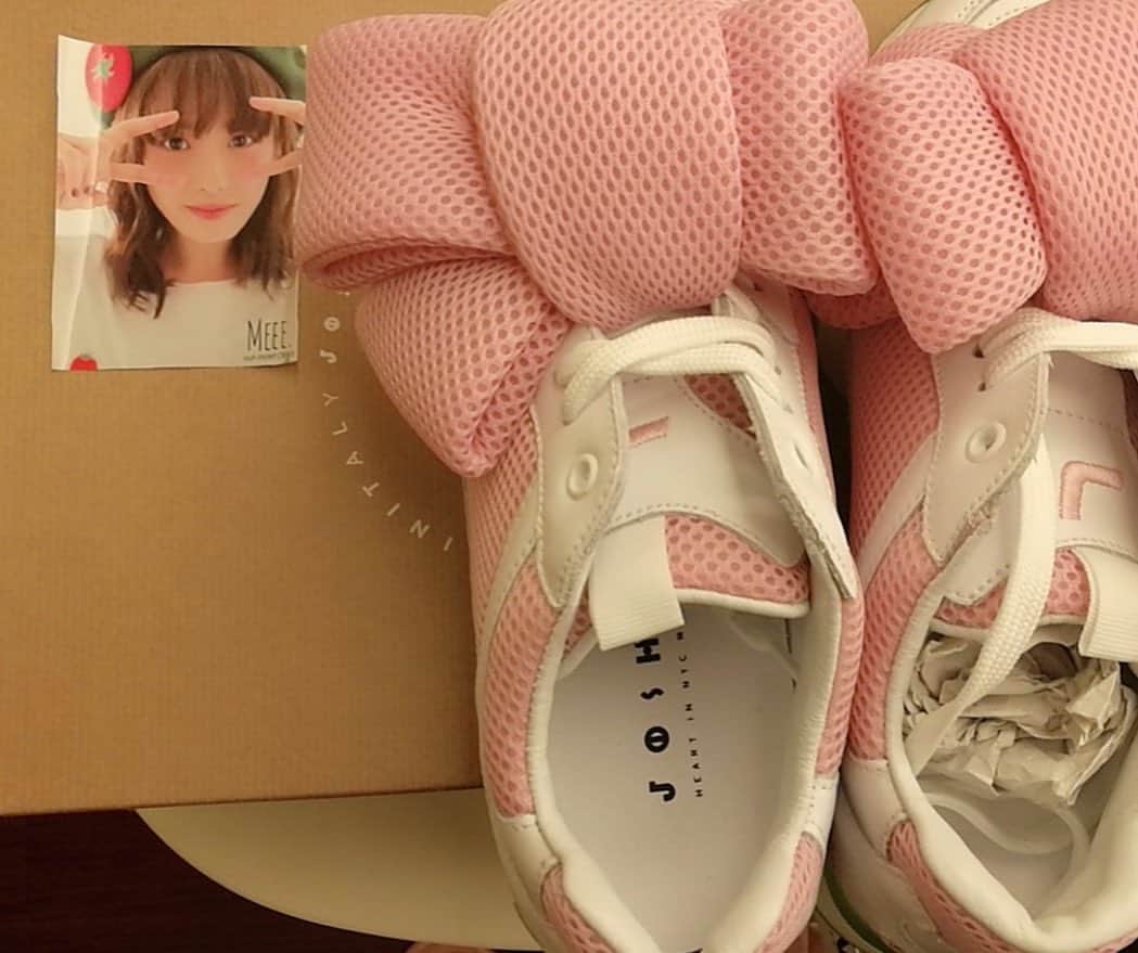 のインスタグラム：「大好きな愛ちゃんから！めっちゃかわいい！ファッションリーダー愛ちゃんが選んでくれたどっちもかわいいすぎ！中国にもどるの9月になるけど、待てられないわ！」
