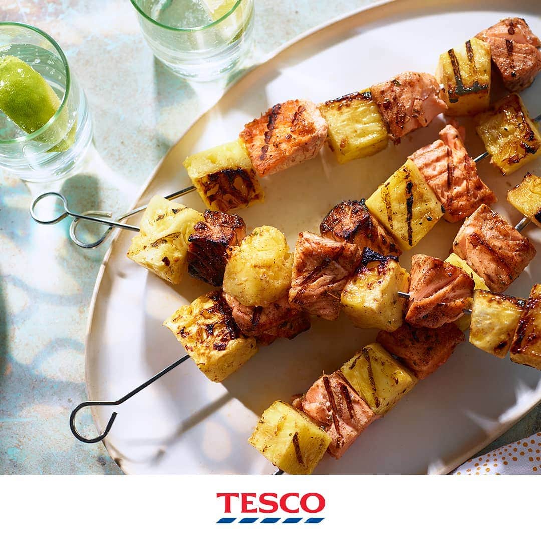 Tesco Food Officialさんのインスタグラム写真 - (Tesco Food OfficialInstagram)「Jerk salmon and pineapple skewers are really stuck on summer. These sweet and smokey shish kebabs are the kind of side that will get the whole BBQ talking. Big flavours, low fuss and only 3 ingredients.  Ingredients 1 tbsp jerk seasoning 4 boneless salmon fillets ½ small pineapple  Method In a shallow bowl, mix 1 tbsp jerk seasoning with 2 tbsp olive oil. Cut 4 salmon fillets into 3cm chunks, then toss with the jerk mix. Cover and set aside. Peel ½ a small pineapple and chop the flesh into 3cm chunks, discarding the core. Thread the salmon and pineapple chunks onto skewers (soaked in water for 5 mins if wooden). Cook on a preheated barbecue for 5-6 mins each side until charred and cooked through.」6月20日 21時03分 - tescofood