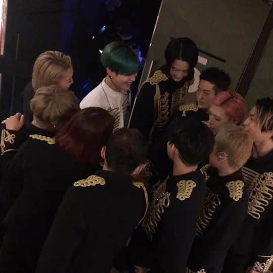 SHINeeのインスタグラム：「. 「TAEMIN ARENA TOUR 2019 ～X™～」 大阪公演前半戦、二日間終わりました！また来月お会いしましょう〜♪ #X_TM #TAEMIN #テミン #大阪」