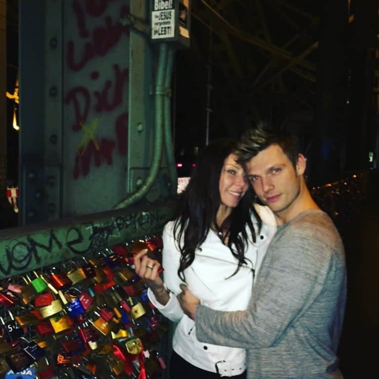 ニック・カーターさんのインスタグラム写真 - (ニック・カーターInstagram)「When I was in Germany for my solo record (I’m taking off) @laurenkittcarter  and I put up a locket up on the bridge in cologne. #throwbackthursday #lovegermany #cologne #love #backstreetboysdnaworldtour #dnaworldtour」6月20日 20時59分 - nickcarter