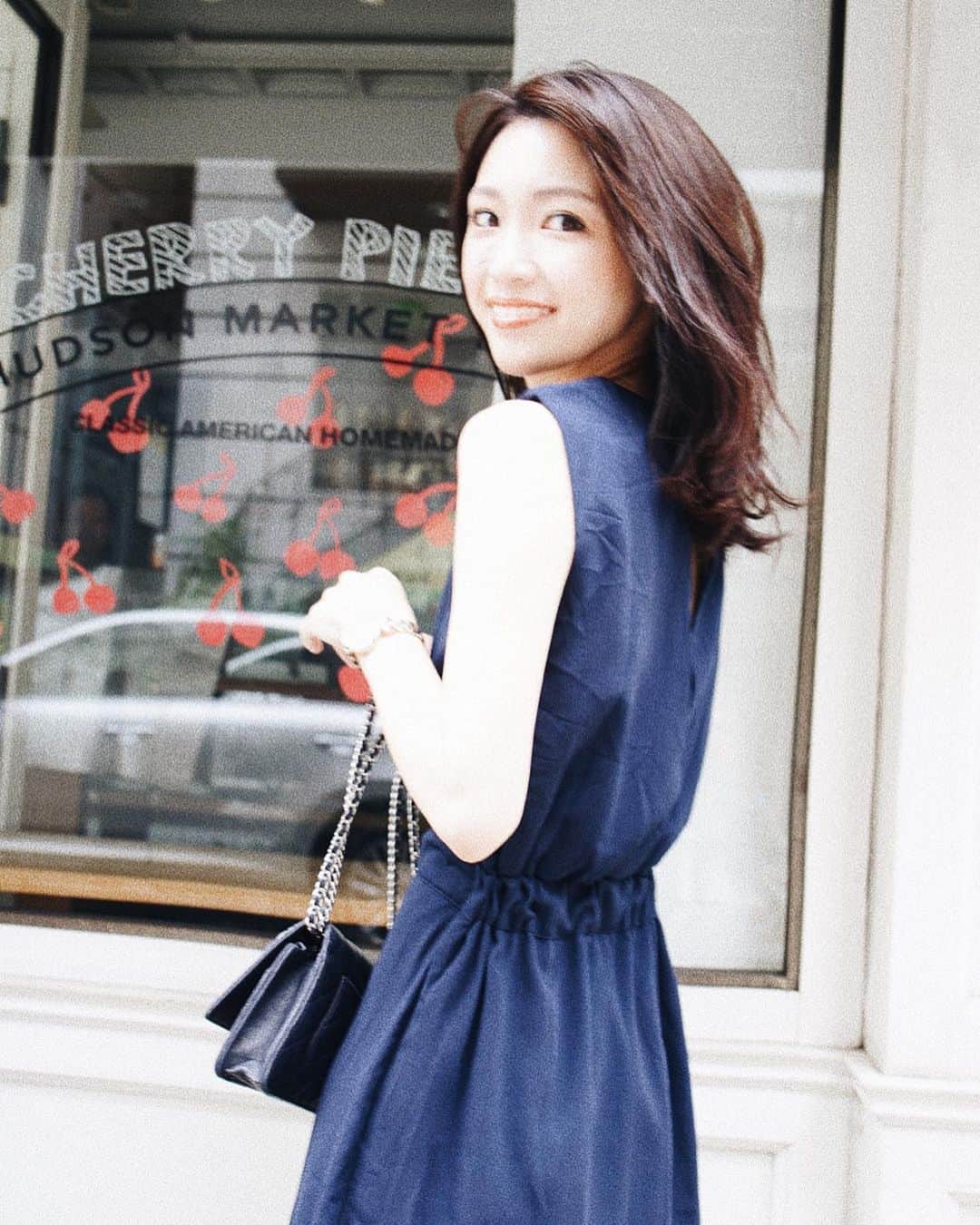 喜田彩子さんのインスタグラム写真 - (喜田彩子Instagram)「﻿﻿﻿ ﻿﻿﻿﻿﻿ 梅雨だけど、意外と暑い日が続きますね☀️﻿﻿﻿ 今日もめちゃくちゃ暑かった！！﻿﻿ ﻿﻿ 日差しがとっても強いので、肌はもちろん髪の日焼けも気になる😨😨﻿﻿ 毎日コテで巻くので買い足ししていた#エストロアムヘアー を朝昼晩と1錠づつ手放せないよ〜﻿﻿ ﻿﻿ @estroam.hair ﻿ ﻿﻿﻿﻿ 特に今、髪を伸ばし中なのでハリツヤのある美しい髪をキープしながら伸ばすにはこの地道なケアが本当に大切✨﻿﻿ 早く伸びないかな〜！！﻿﻿﻿﻿ ﻿﻿ ﻿﻿﻿﻿﻿ #エストロアムヘアー #育髪 #美髪 #美髪ケア #very #美髪サプリ #美容 #beauty #estroam #estroamhair #instagood#instabeauty#beauty﻿」6月20日 20時59分 - ayacokida