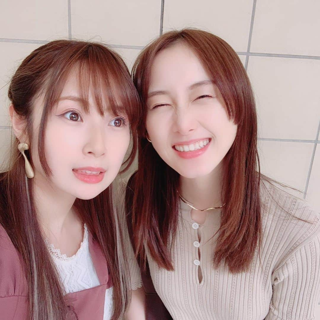 松井玲奈さんのインスタグラム写真 - (松井玲奈Instagram)「この間あかねちゃんとお出かけしました。 映画見て、お買い物して、喫茶店でお話してー。 最近たくさん会えてるから嬉しい。いつも可愛い。愛おしい。 #ちゅり #ポケモン」6月20日 21時05分 - renamatui27