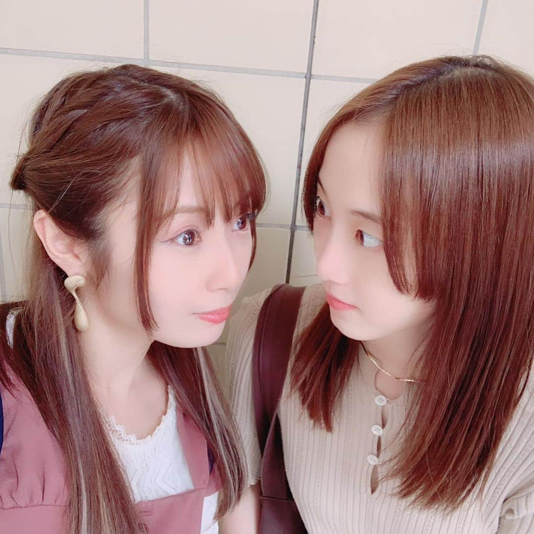 松井玲奈さんのインスタグラム写真 - (松井玲奈Instagram)「この間あかねちゃんとお出かけしました。 映画見て、お買い物して、喫茶店でお話してー。 最近たくさん会えてるから嬉しい。いつも可愛い。愛おしい。 #ちゅり #ポケモン」6月20日 21時05分 - renamatui27