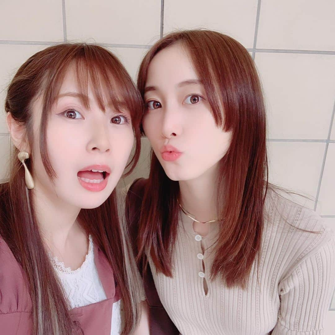 松井玲奈さんのインスタグラム写真 - (松井玲奈Instagram)「この間あかねちゃんとお出かけしました。 映画見て、お買い物して、喫茶店でお話してー。 最近たくさん会えてるから嬉しい。いつも可愛い。愛おしい。 #ちゅり #ポケモン」6月20日 21時05分 - renamatui27