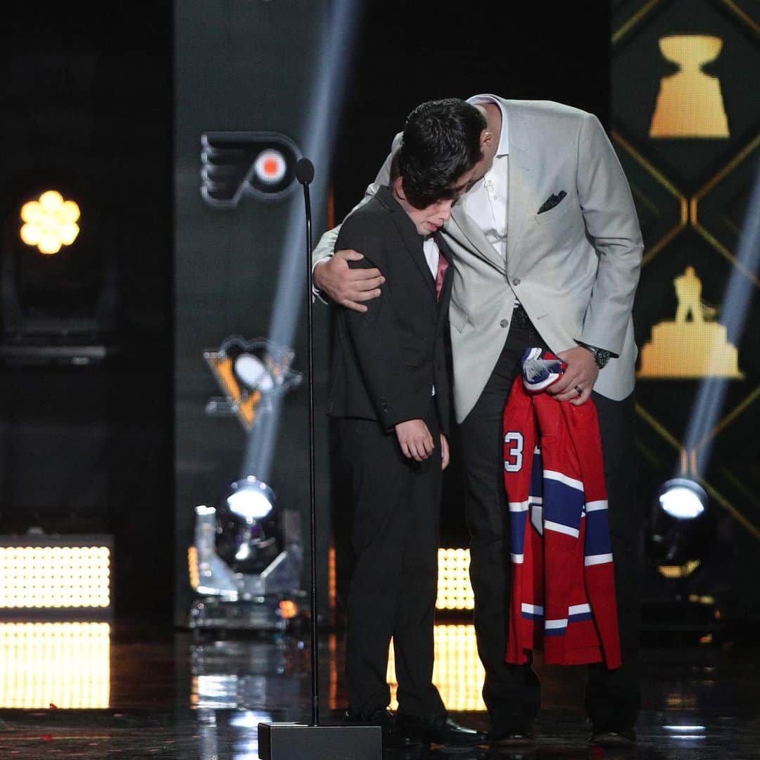 NHLさんのインスタグラム写真 - (NHLInstagram)「They stole the show and our hearts. #NHLAwards」6月20日 21時13分 - nhl