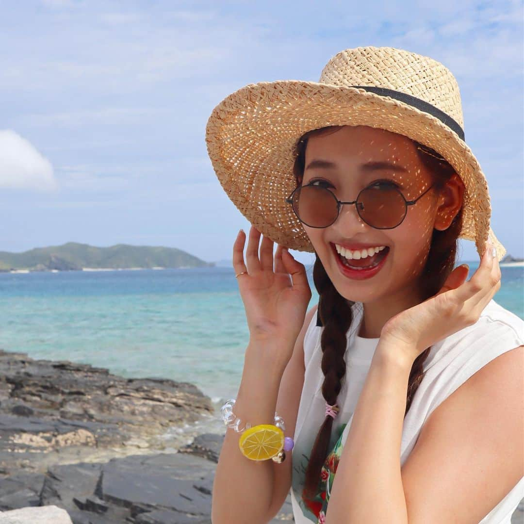 佐達ももこさんのインスタグラム写真 - (佐達ももこInstagram)「OKINAWA🌺🐠 楽しかった〜！！！！ がっつり梅雨でしたが、１日だけ奇跡的に晴れたの☀️ 腕のレモンちゃんはおひなのお土産🍋 . . #手汚れてる#沖縄#okinawa#座間味#旅行#沖縄旅行#夏#summervacation」6月20日 21時19分 - sadamomodayo