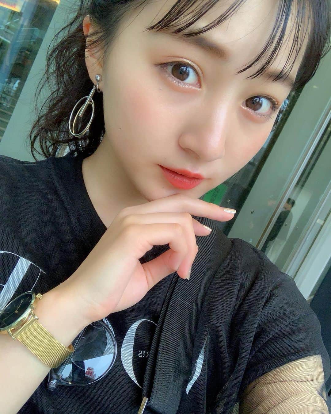 のインスタグラム：「みんなSeventeen夏の学園祭応募したーー❤︎？ ・ ・ 去年のお披露目から1年が経つと思うとほんとに早い😳❤️❤️ ・ 今年はまた去年とは全然違う緊張と楽しみでいっぱいですっ(≧▽≦) ・ ・ 今年はハイタッチ会がありますっ✋ 会いにきてね！！ #Seventeen #夏の学園祭2019」