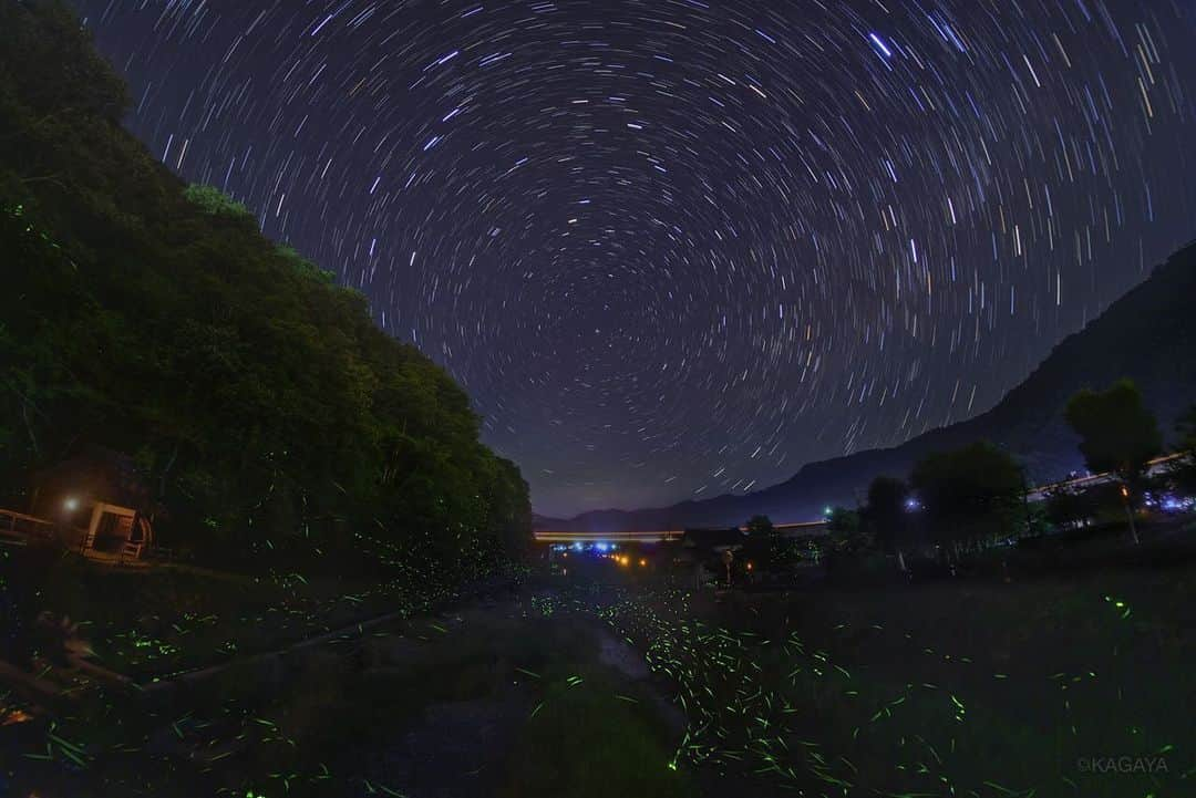 KAGAYAさんのインスタグラム写真 - (KAGAYAInstagram)「静かな山里の夜の、ほのかな光の軌跡。 （先日、岡山県真庭市北房ほたる公園にて撮影） 今日もお疲れさまでした。明日もおだやかな一日になりますように。 #蛍 #夜景 #岡山県 #星空 #japan #ig_japan #ig_asia」6月20日 21時55分 - kagaya11949