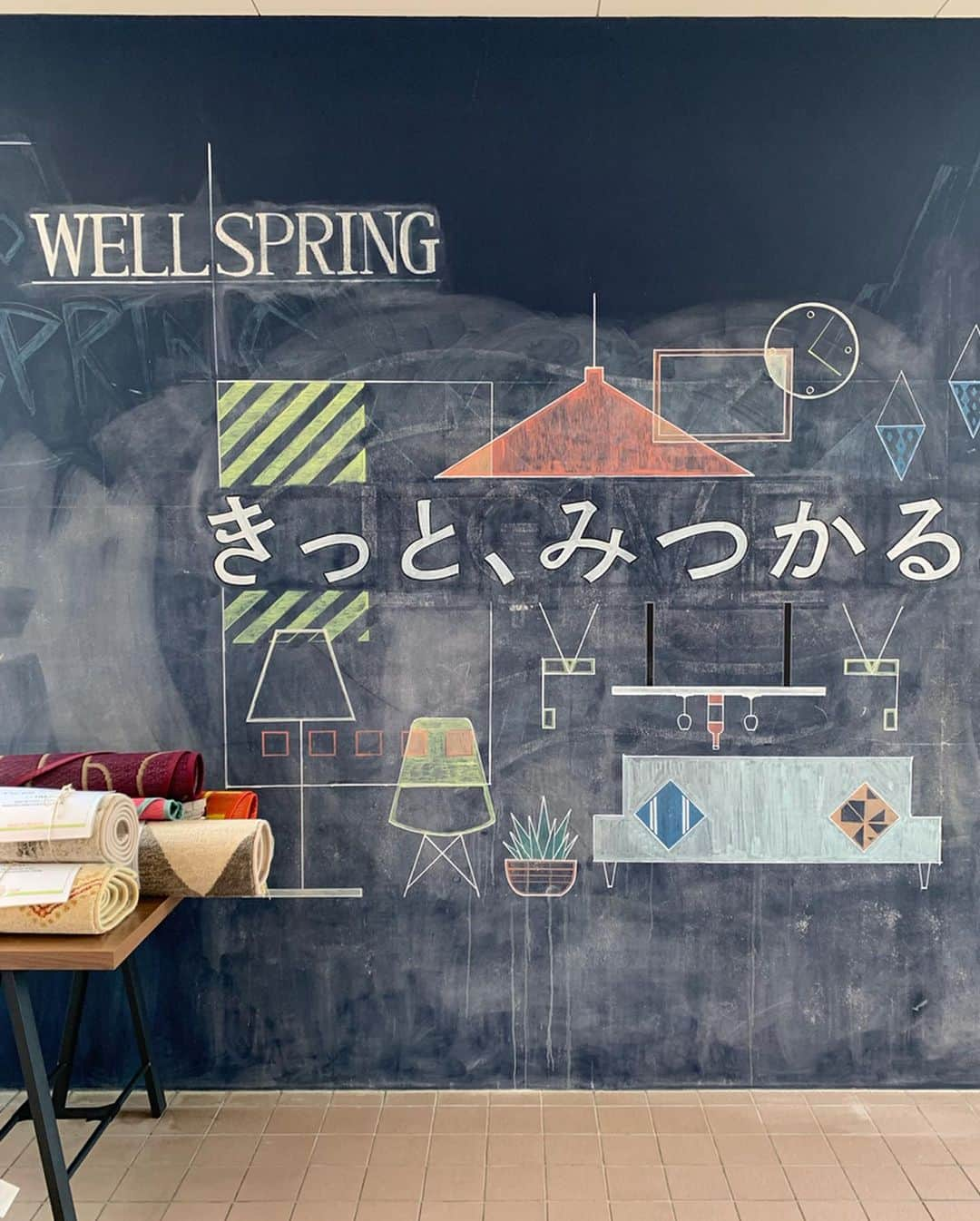 KOZLIFEさんのインスタグラム写真 - (KOZLIFEInstagram)「【WELLSPRING】 石川県金沢市の近く野々市にあるインテリアショップ。 広い店舗には食器や雑貨からラグや家具など、家に必要なものが一通り揃っているお店。店舗の外にあるポップアップスペースもおしゃれで素敵でした〜。 近くへお出かけの際は、是非お立ち寄りくださいませ〜。 Paper CollectiveのポスターやSTIIKのお取り扱いもあります！ . ◎商品は当店トップページのバナーorプロフィールのURLからどうぞ。 ▶︎ @kozlife_tokyo . #KOZLIFE #japan #LoveFoodLoveLife#Interior #instahome #instagood#instajapan #papercollective #stiik #暮らし #北欧インテリア #北欧雑貨  #インテリア #丁寧な暮らし #シンプルライフ #暮らしを楽しむ #おうち時間 #ペーパーコレクティブ #デンマーク #ウェルスプリング #ポスター @shop.wellspring」6月20日 21時52分 - kozlife_tokyo