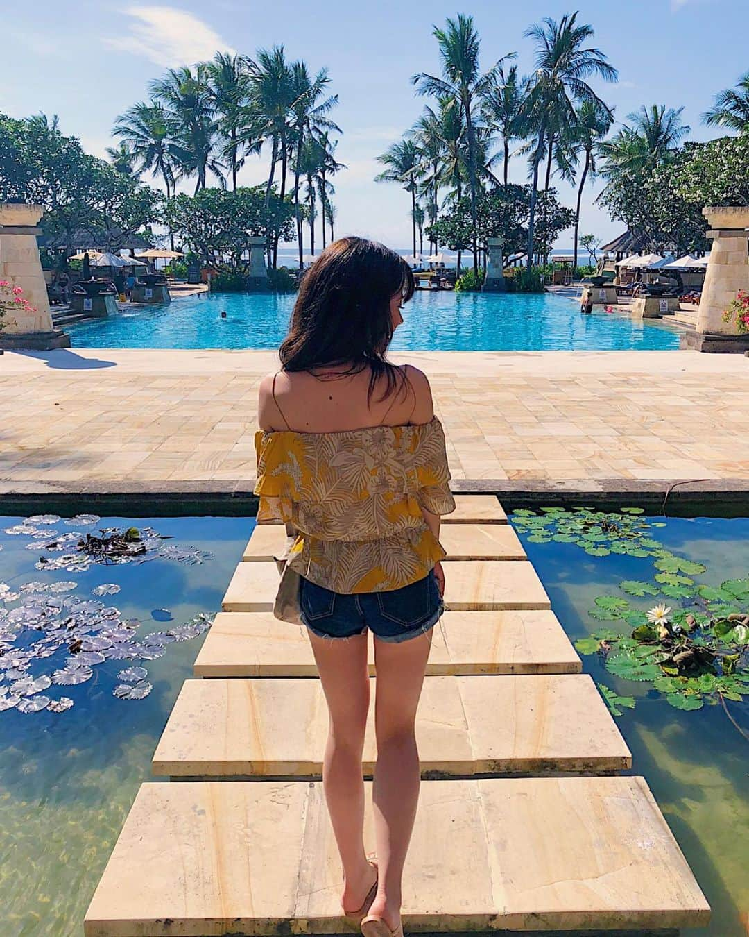 ノウィキ茉莉さんのインスタグラム写真 - (ノウィキ茉莉Instagram)「Eat. Beach. Sleep. Repeat.  #paradise #photooftheday #foodie #beach #pool #bali #indonesia #バリ島 #インドネシア #写真好きな人と繋がりたい #instafood #旅女子 #travelphotography #travelblogger #旅行 #コンラッドバリ #conradbali #conrad @conradbali #hapa」6月20日 21時52分 - kristen.marii