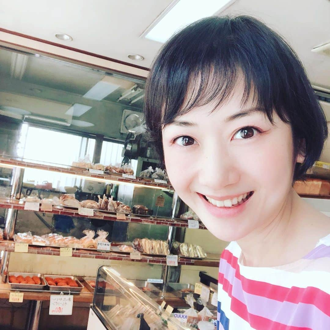 中山裕子さんのインスタグラム写真 - (中山裕子Instagram)「☆ 川越に所用があったので 去年、取材でお世話になったパン屋さんに寄って いっぱい買ってきました♡ 美味しくいただきました🙏✨ #中山裕子 #圭三プロダクション #フジテレビ #プライムニュースイブニング  の時にお世話になりました #ベーカリークレープ #川越  #特報 #cx #リポーター #特報リポーター #特集 #関東ローカル #リポート #グルメ #グルメリポート」6月20日 21時52分 - yuko_nakayama_official