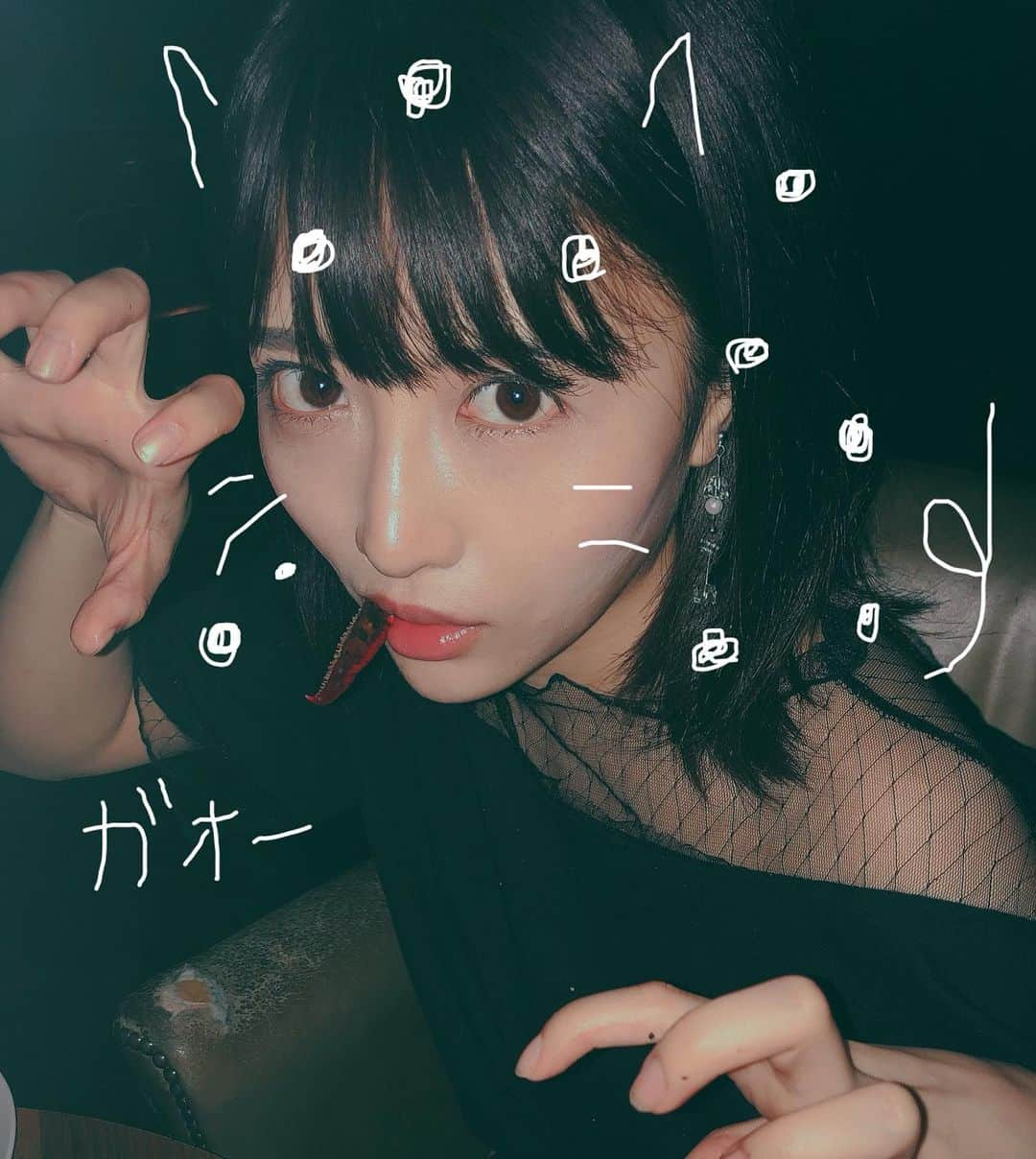 宮瀬彩加さんのインスタグラム写真 - (宮瀬彩加Instagram)「こないだロブスター食べて ロブスターの爪？見たらこうなった。 ガオーってやっちゃう系女子居るね #instalove」6月20日 21時54分 - ayaka_miyase