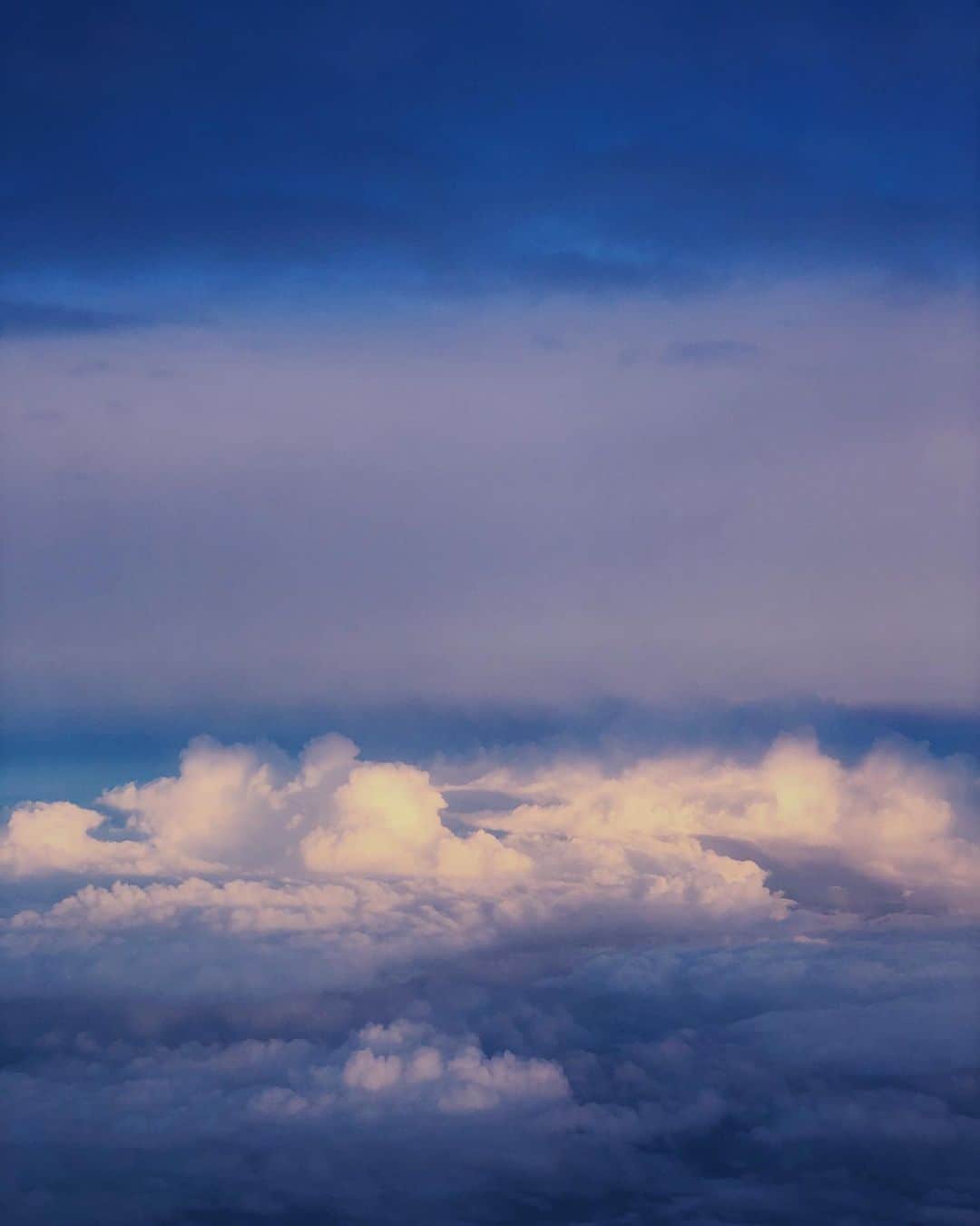 リウ・ウェンのインスタグラム：「#WenInFlight」
