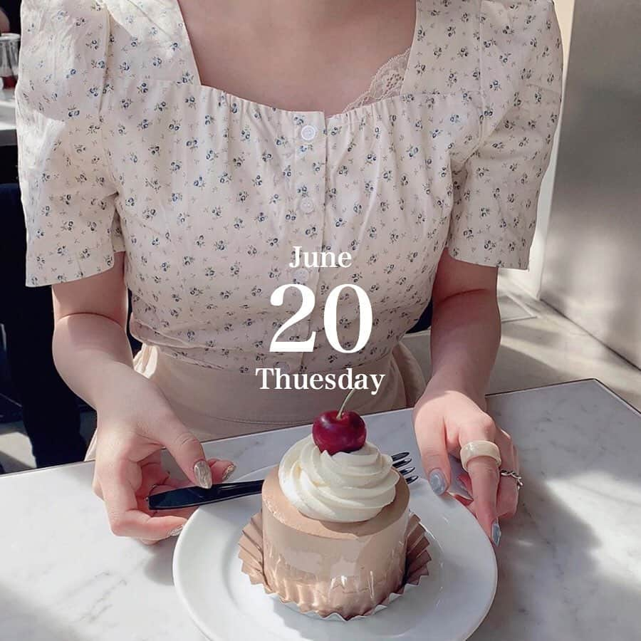 bis_web bis [ビス] さんのインスタグラム写真 - (bis_web bis [ビス] Instagram)「June 20, Thuesday﻿ ﻿ ﻿ 🍒﻿ ﻿ ﻿ 女の子がだいすきな "チェリー" が乗った﻿ かわいいドリンクやスイーツを提供しているお店をまとめてみたよ💕﻿ ﻿ 気になるお店を見つけたら、﻿ いいね❤️してね！﻿ ﻿ ﻿ ・ #8jours / 下北沢﻿ ・ #喫茶ネグラ / 下北沢﻿ ・ #パリヤ / 青山﻿ ・ #カフェリゼッタ / 二子玉川﻿ ・ #スターバックス / 中目黒﻿ ・ #シヤチル / 名古屋﻿ ・ #ipeanro / 群馬県高崎市﻿ ﻿ ﻿ ﻿ #カフェ #カフェ巡り #ケーキ #クリームソーダ #喫茶店 #スイーツ #チェリー #cherry #🍒 #トレンド #🎂 #甘党 #インスタ映え #カフェ好き #cake #bis_web #カフェめぐり #カペ #japan #instalove」6月20日 22時54分 - bis_web