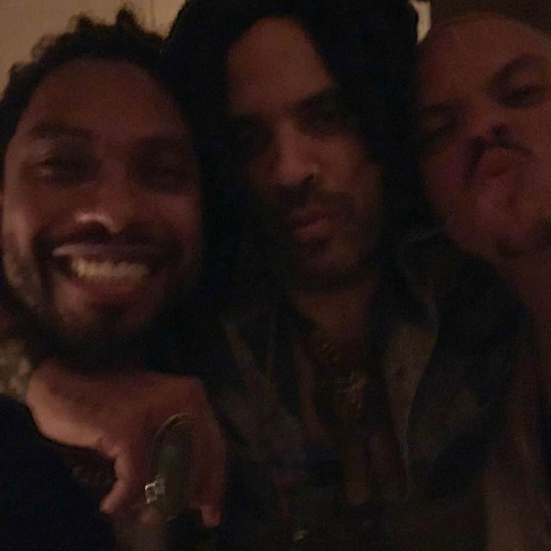 レニー・クラヴィッツさんのインスタグラム写真 - (レニー・クラヴィッツInstagram)「Last night was a blur @miguel @realevanross」6月20日 23時00分 - lennykravitz