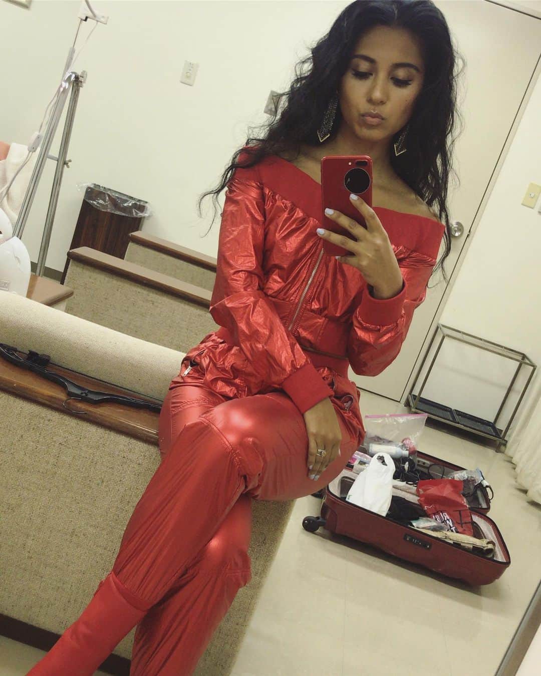 シェネルのインスタグラム：「Osaka Days ♥️ Loved this outfit styled by @danielmusto #selfie」
